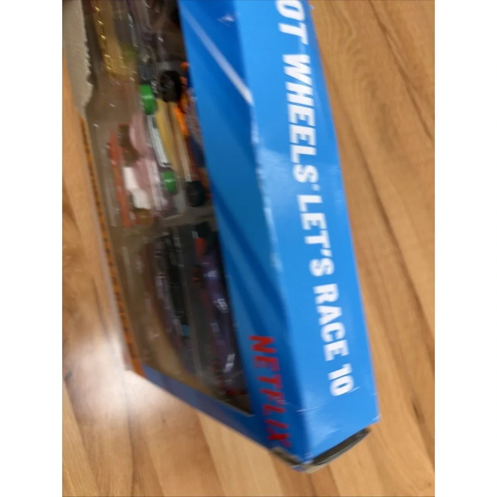Hot Wheels Let's‎ Race 10 Pack Mattel GT Scorcher Street Shrieker Gotta Go Cars